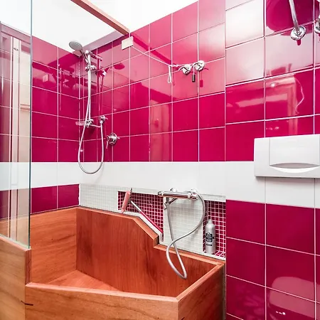 Central Sestri 2 Bedrooms Apartahotel Sestri Levante