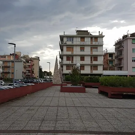 Central Sestri 2 Bedrooms 东塞斯特里