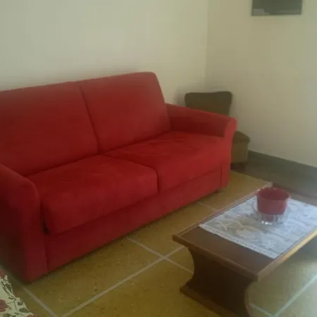 Central Sestri 2 Bedrooms *