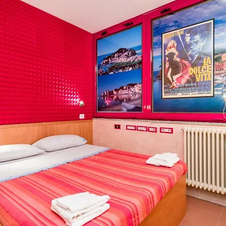 Appart hôtel Central Sestri 2 Bedrooms