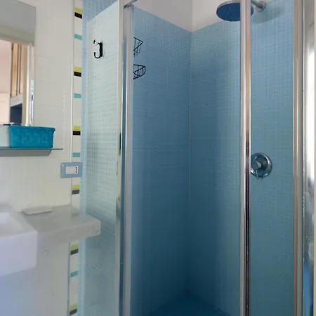 Central Sestri 2 Bedrooms * セストリ・レヴァンテ