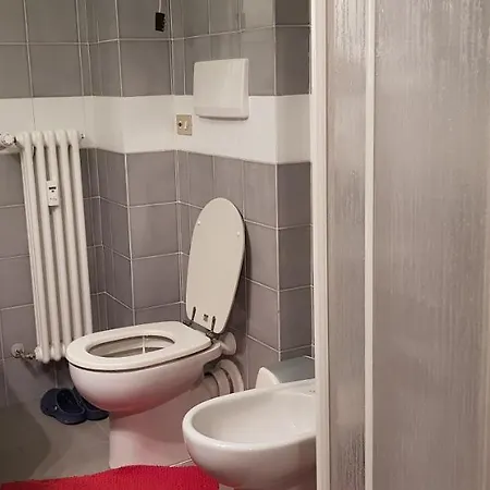 Central Sestri 2 Bedrooms *